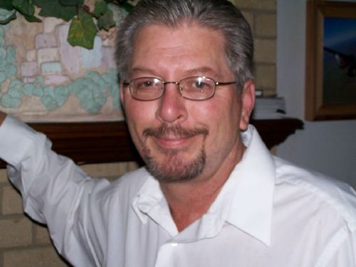 StephenMeyer12's profile picture. Working Full Time and Building a Full Time Business