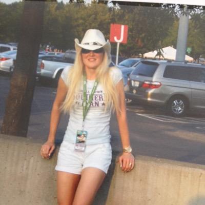 janetoo's profile picture. welsh female. enough said....