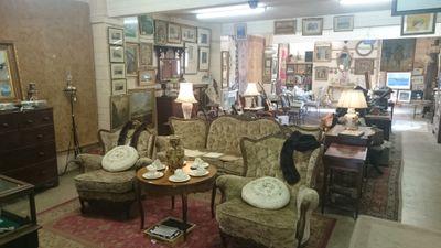 Auctioneers of Irish Art, Antiques & Collectables in Birr, Co. Offaly. Our website https://t.co/ncpIRSEck1 Phone 0579120270 PSRA Licence No. 003670