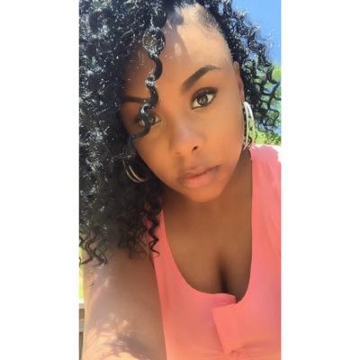 Self moivated |ambitiuos MUA | Im also a makeup blogger on youtube. | Chk out my fan page & my youtube (link bio).. http://t.co/fmcxkOK9OB