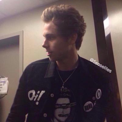 stonercalx's profile picture. @cakeboyhemmings just gave u a free follow so rt this link https://t.co/uI7ncWvc1w & tag luke maybe? :D