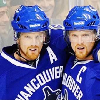 Red-haired sisters meet red-haired Sedin twins - Vancouver Is Awesome