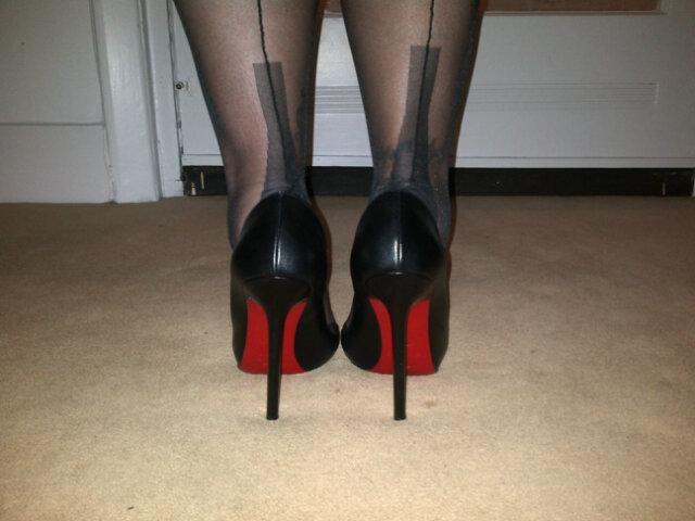 40 something, stockings and high heels loving, decadent businesswoman who loves to tease. Loves to be treated well and bring a smile to people's faces and.....