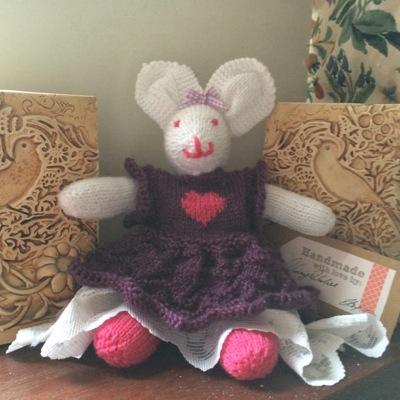 Hello and welcome to wannyswoolies I knit fabulous gifts which I sell at https://t.co/013dIksIxk.