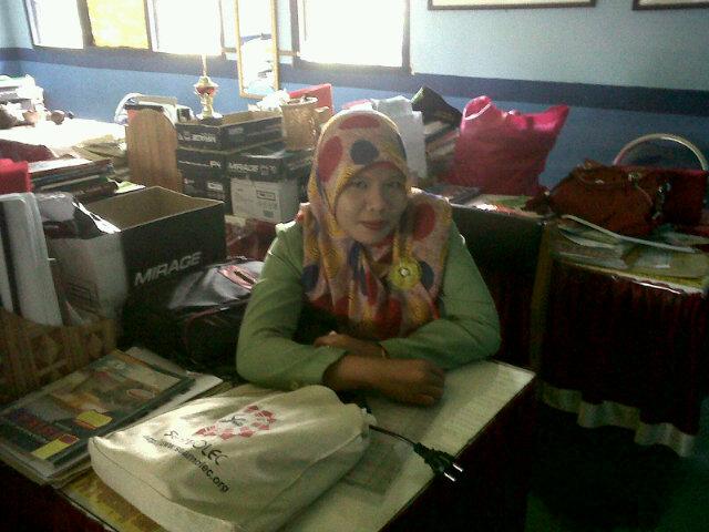 MuaidahAzril's profile picture. Agama Islam,Serjana Pendidikan Fisika UNPAR,bekerja di SMAN-1 MHS.