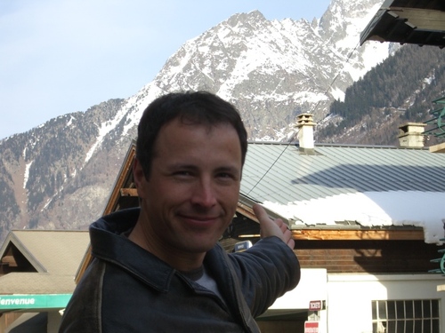 iOS App developer.  Publisher of iOS Game Dev Weekly:
http://t.co/vwgkiFGY81
- the best iOS game dev links every Friday!  Free.
