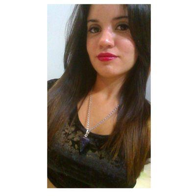 Estudiante de Derecho UCA. Bailarina. 20