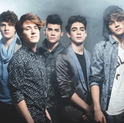 CD9,5 chicos que me sacan miles sonrisas con sus locuras, hada madrina,cara de cámara ,cinaferonte,rambo y peter pan los amo castores!