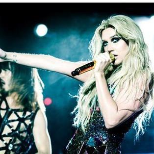 Kesha followed and replied me 18/6/14. ANIMALS! sorry for my english I'm spanish and don't speak it very well but I hope that you guys can understand me!