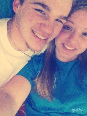 Well im fifteen, live on music. Imma sophomore. I play drums and i sing. God is amazing, and i LOVE Hannah Marie Burgess