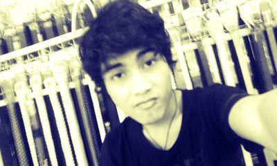 FaniversR's profile picture. bahagia ku untuk bertanggung jawab atas salah dan tingkah. sebai manusia bersyukur..