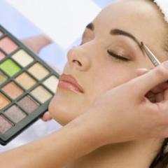 MakeupTech's profile picture. 