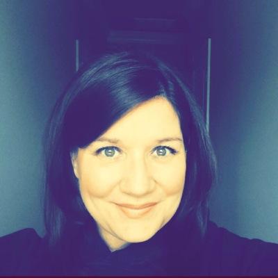 JenOnLocation's profile picture. Road tripping, Recipe reading, Okra eating, Sweet Tea drinking, Hog calling Journalist, iPhoneographer, Life Observer. Southern Born. Living in the Heartland.