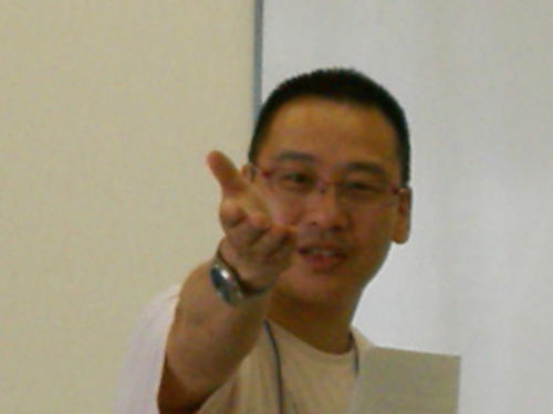 火曜日～金曜日＋日曜日の夜九時から20分間の帯ラジオ番組「九時に逢いましょう」をツイキャスとFacebook LIVEでお贈りしております。私がパーソナリティの小野寺稔です。曜日別のテーマに基づきおしゃべりしております。おもしろおまっせ！