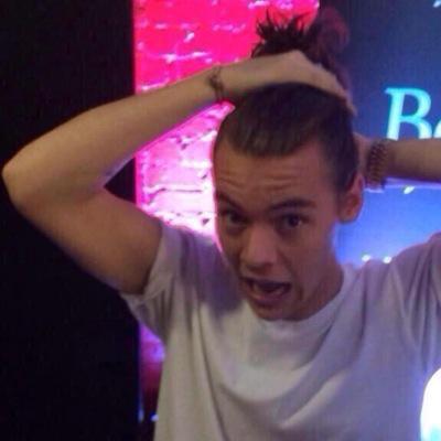 harrygatozaimas's profile picture. hi guys this is a free follow ! follow @staytooweird follow @staytooweird