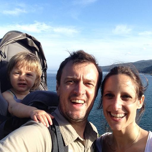 Après le tour de France à pied, Aurélie & Laurent se lancent dans le tour des îles avec leur petite fille de 16 mois, de la Corse au Mont St Michel ! 
suivez #T