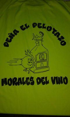 Twitter oficial de la Peña El Pelotazo. Tenemos una amonestación y si, nos la suda. La envidia de un pueblo.. #SomosDelPelotazo