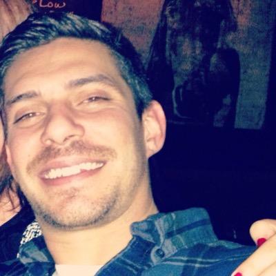 SimoneOnBar's profile picture. 