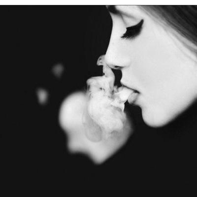 TIPS FOR STONER GIRLS just a sad girl stayin high