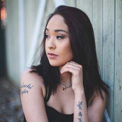 R&B/Pop Singer - Half Cree, Half Algerian - Buy my debut EP #Bloom on iTunes! https://t.co/gLVRdpCaEL