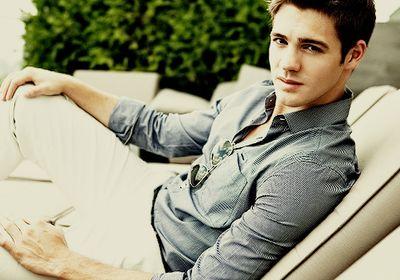 FLongbottom1's profile picture. RIP Darren, always in our hearts, love you forever, #staystrong #suicideawareness #raiseyourwands