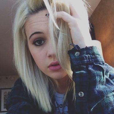 'Sup, I'm Baylor but everyone calls me Bay. I am the daughter of Cruela De Vil and the twin sister to Carlos De Vil. 17 years young and advice? Don't cross me.
