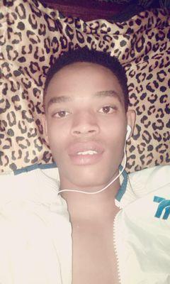 Xony_f's profile picture. bad bitches is the only thing that i like