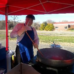 Popping fresh kettle corn at a Farmers' Market near you. Check out our Facebook page for our summer 2015 schedule.