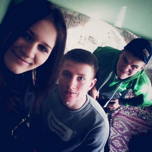 всем в подряд, люблю не говорят