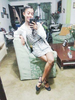 Karlaz12's profile picture. Dicen que soy algo odiosa, pero soy buena persona! 
    Sígueme y te sigo :$