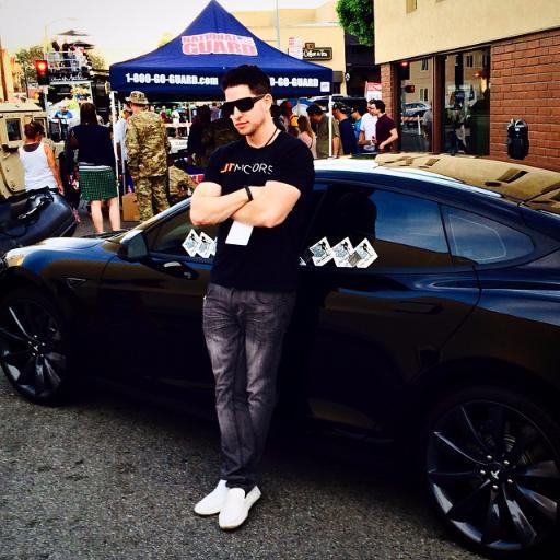 Gadget_Jo's profile picture. I love to laugh. I own 2 IT companies. A bar, and about every electronic device ever created. And I mean EVERY device!