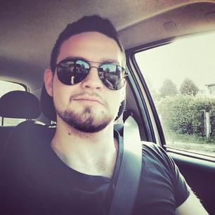 BarronTulio's profile picture. Un científico debe tomarse la libertad de plantear cualquier cuestión, de dudar de cualquier afirmación, de corregir errores. Estudiante de Física en la ULA.