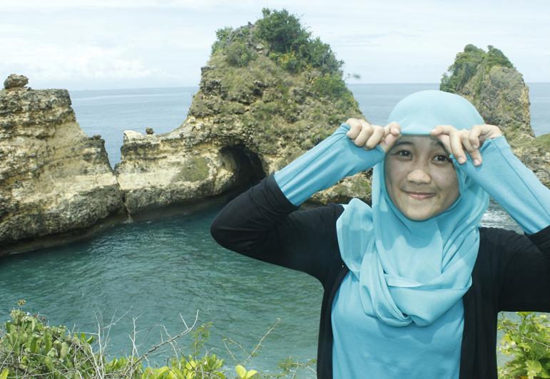 elyaens's profile picture. 