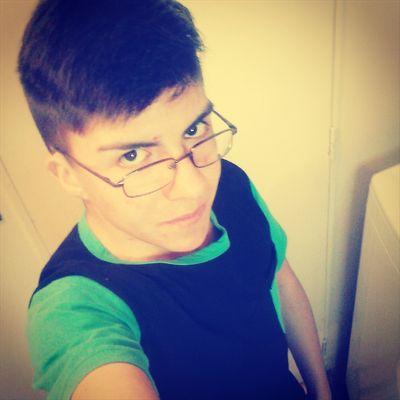 barii_munoz's profile picture. Hola soy bari me gusta escuchar musica soy musico me gusta tocar el bajo y soy hijo de Dios