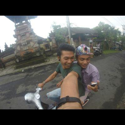 prastikayoga977's profile picture. jmpr