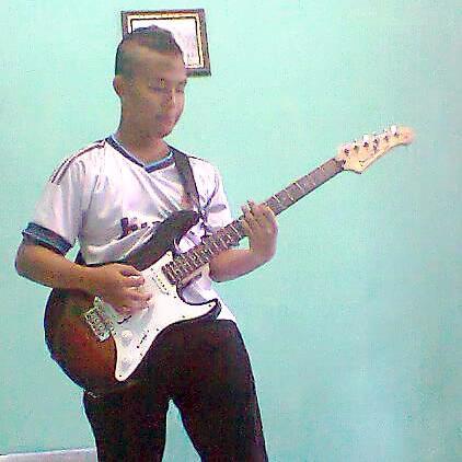 Musician , Acoustic Fingerstyle Guitarist , Violinist , (arranger & composer) , Aprilmonday Band , student