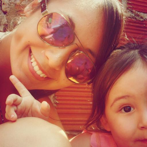 jeny_condori's profile picture. Te vuelves parte de mi ser en mis palabras 
Estás aquí tocando el centro de mi alma 
Como un eclipse sin final de sol y luna  ♪