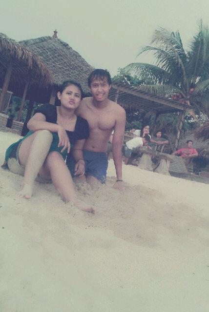 Sandra_Sayogie's profile picture. Mencoba bertahan meski langit berwarna hitam !! Untuk yg Mampu Bertahan !~