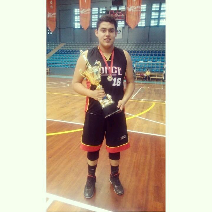 12Toca_I's profile picture. Amo el baloncesto ♥Ex-Gastador, Ex-Alumno del Bicentenario Colegio San José de los Infantes.