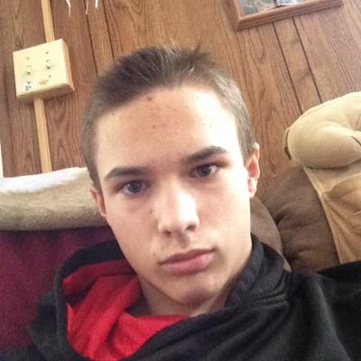 Aquitty's profile picture. I'm just a graphics designer. Twitch: Vital_Countim. My goal = 1k Followers