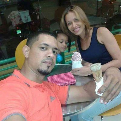 esmerlin83's profile picture. Telecomunication services