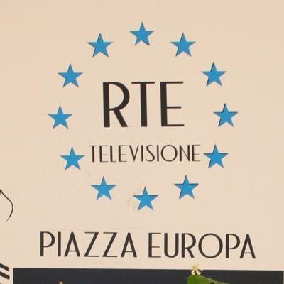 wir machen Fernsehen .  Ihr könnt mitmachen einfach melden wir suchen immer Leute die Kamera  Tontechnik oder vor die Kamera wollen info@rtetelevisione.de