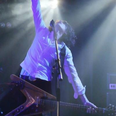 hamakov's profile picture. ワンクーフーの歌とギター担当。THE USED、MUSE、incubus、イエモン、布袋さん、Dragon Ashと対バンしたい、夢はJOJOに登場すること！お願いします荒木飛呂彦先生！あとAKIRA（大友克洋)ネオ東京好き