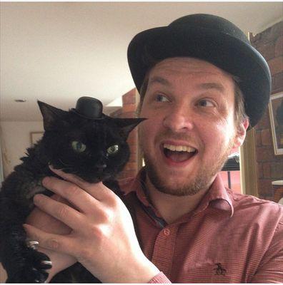 friend to Steve & Rita | Sonic Youthist | Sabdenite | ex-Brightonian | ex-NQ | gin drinker | 1989 school chess champion |
