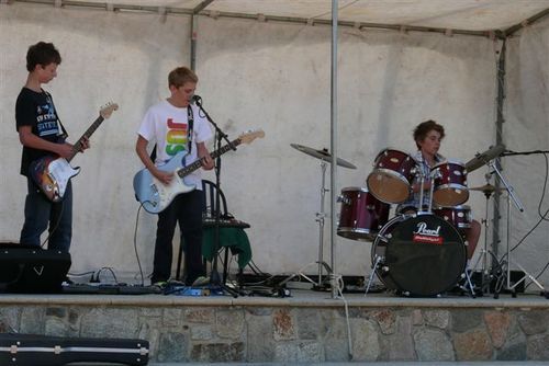 3sacrowd1's profile picture. we are a band of 3 people called 3's a crowd, we play all sorts of music,members- george huxtable - guitar, vocals| jack shiley - guitar| lachie culican - drums