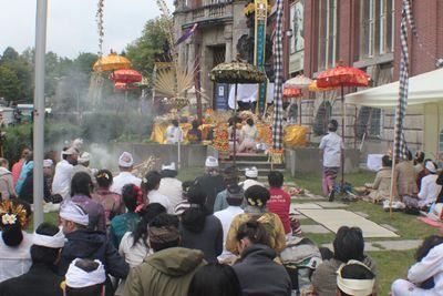 BasudevKrisna's profile picture. Teacher and Bussines Consultant