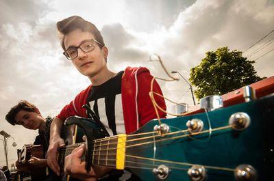 L_Daniel03's profile picture. New on Twitter. I'm 15 and I'm here to make new friends, why not, from all around the world. I'm a student and i like physics. :D