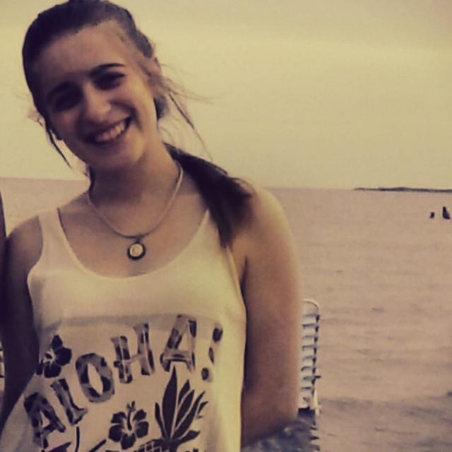 Me la paso tratando de poder zafar, busco estar bien y consigo estar mal ♪