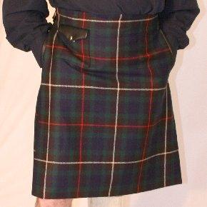 Awright, ah be Kohlin th' talking kilt. Th' official mascot o' Big Trees Scots scottish gathering and highland games