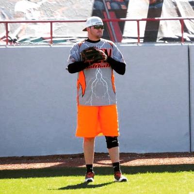 __catttt's profile picture. chicks dig the long ball